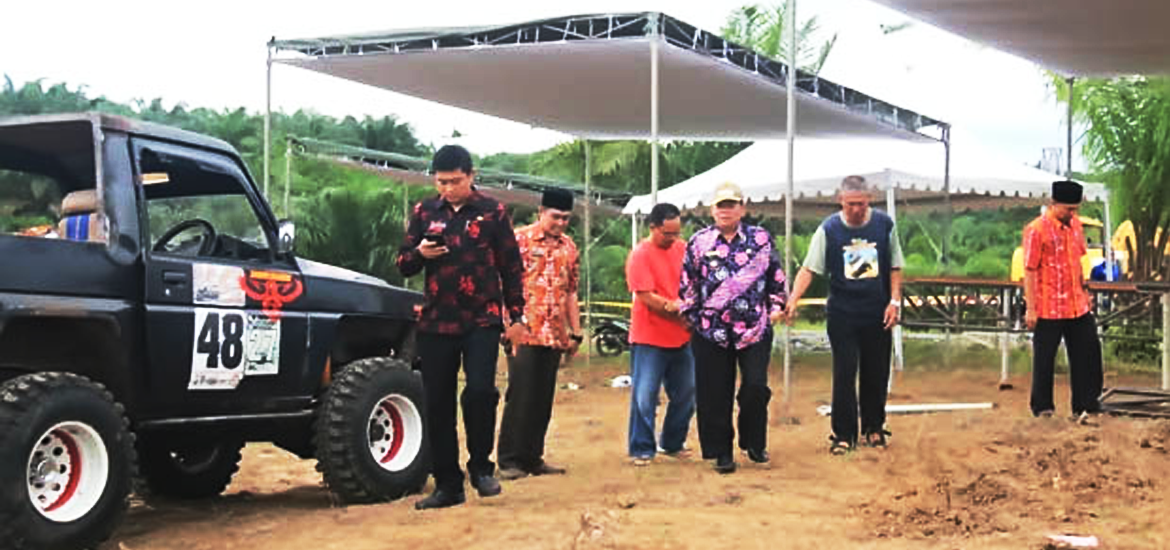 -- Penjabat Walikota Budiman Ismaun tiba di Autis Cener yang berada di Jalan Irian Tanjung Jaya Kota Bengkulu --