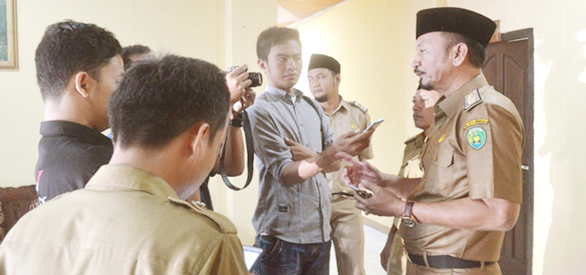Sekretaris Daerah Kota Bengkulu Marjon memberikan keterangan pers