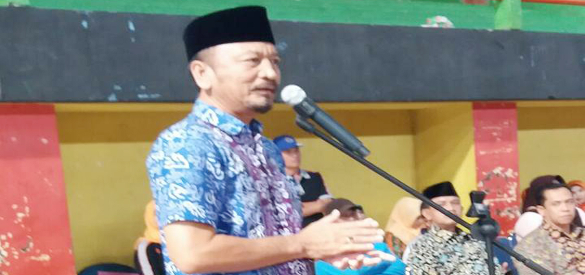 Sekretaris Daerah Kota Bengkulu Marjon menyampaikan sambutan saat pembukaan turnamen voly antar kecamatan