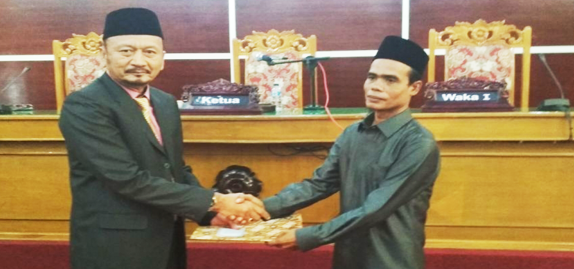 -- Penyerahan rekomendasi Pansus DPRD Kota Bengkulu terhadap LKPJ Walikota Bengkulu Tahun 2017 --
