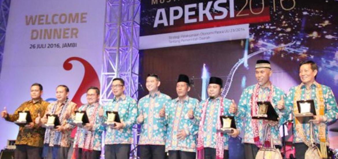 Walikota Bengkulu Helmi Hasan menghadiri saat pembukaan munas V APEKSI di Jambi