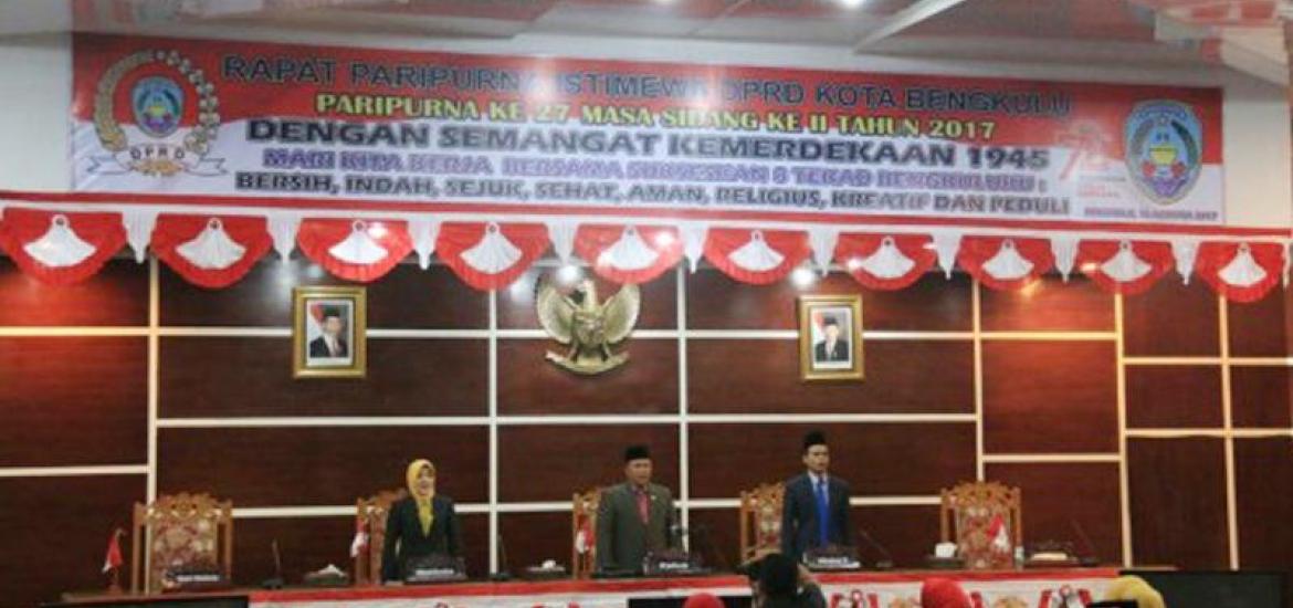 Paripurna Memdengarkan Pidato Kenegaraan Presiden Joko Widodo (Jokowi) lewat layar kaca