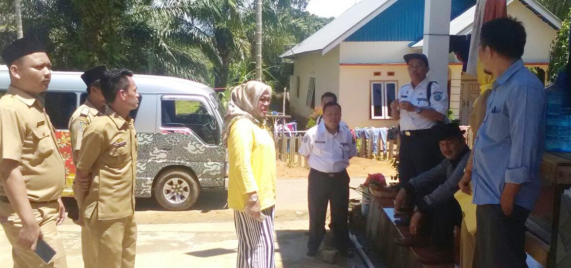 Komisi II DPRD Kota Bengkulu mengelar inspirasi mendadak (Sidak) di Perumahan Korpri, tempat gudang material proyek Lampu Penerangan Jalan Umum (LPJU)