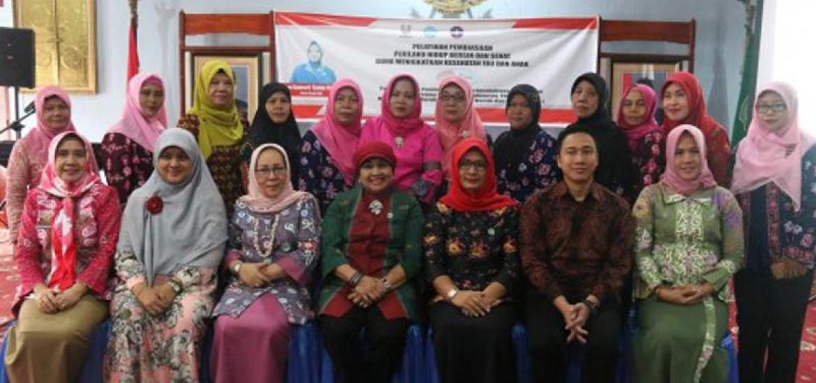 Pembina Kesejahtraan Keluarga (PKK) Kota Bengkulu bekerjasama dengan PT Unilever menggelar kegiatan pelatihan pembiasaan prilaku hidup bersih dan sehat guna (PHBS)