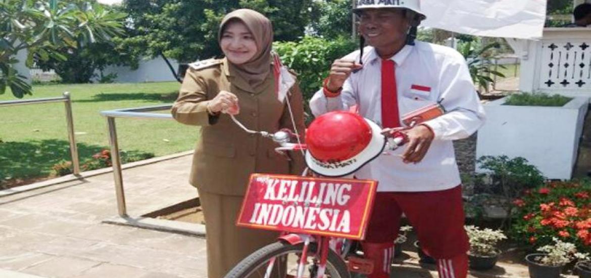 Wakil Walikota Patriana Sosialinda menyambut dengan ramah kedatangan Damin