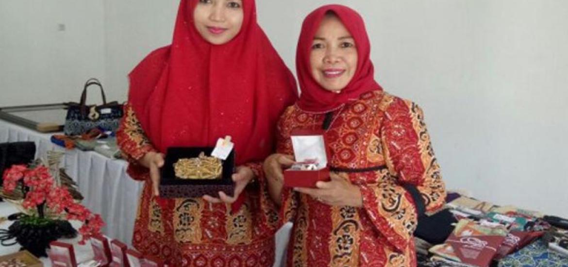 Provinsi Bengkulu ikut meramaikan ajang pameran produk unggulan yang digelar oleh Dewan Kerajinan Nasional Daerah (Dekranasda) di gedung Griya Asri, Jakarta Timur, Minggu (10/09/2017)