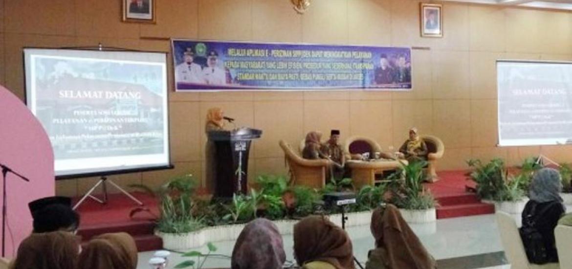 Pemerintah Kota Bengkulu melalui Dinas Penanaman Modal dan Pelayanan Terpadu Satu Pintu (DPMPTSP) terus memaksimalkan pelayanan publik dengan menggelar sosialisasi pelayanan E-Perizinan terpadu SIPP@DEK