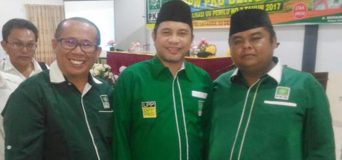 Herliardo, ketua DPW PKB Bengkulu bersama Ketua Lembaga Pemenangan Pemilu (LPP) DPP PKB Marwan Jafar pada acara Rakorwil LPP DPW PKB dan Sosialisasi Undang Undang Pemilu di Bengkulu, Minggu (3/12/2017).