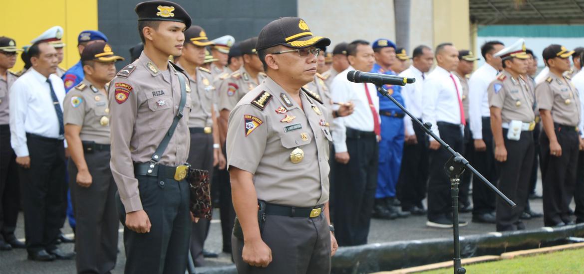 Karo Ops Polda Bengkulu Kombes Pol Raden Slamet Santoso, S.H, M.H saat pimpin apel, (Sumber Foto : tribratanewsbengkulu.com)
