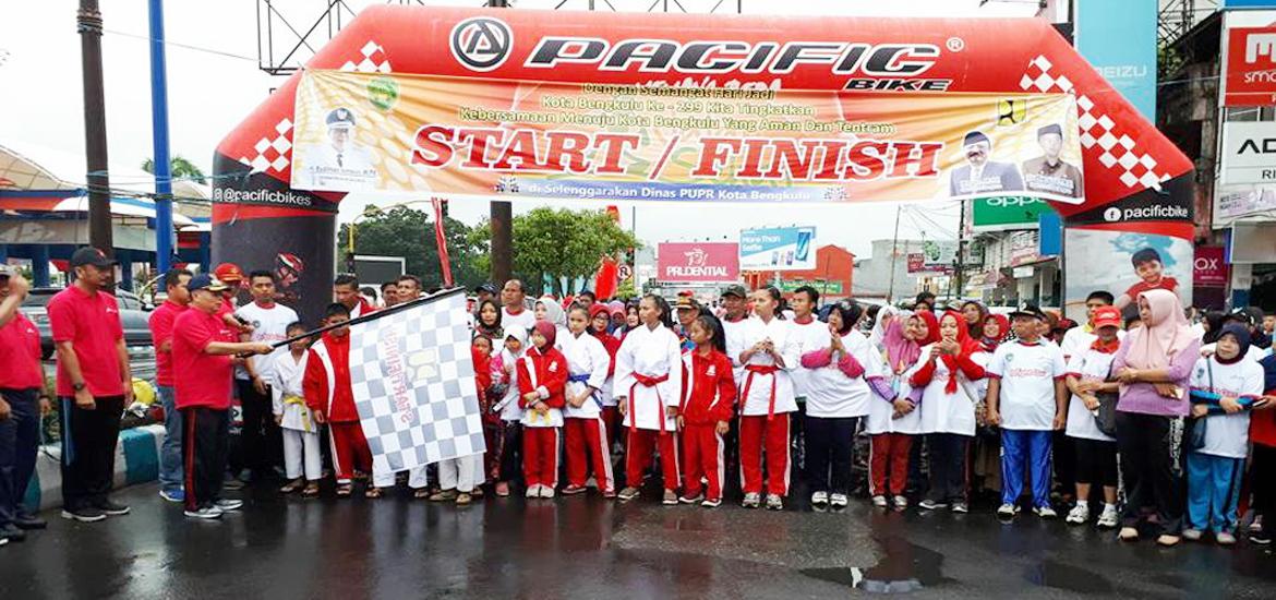 Jalan Sehat dalam rangka meriahkan Hari Jadi Kota Bengkulu ke-299