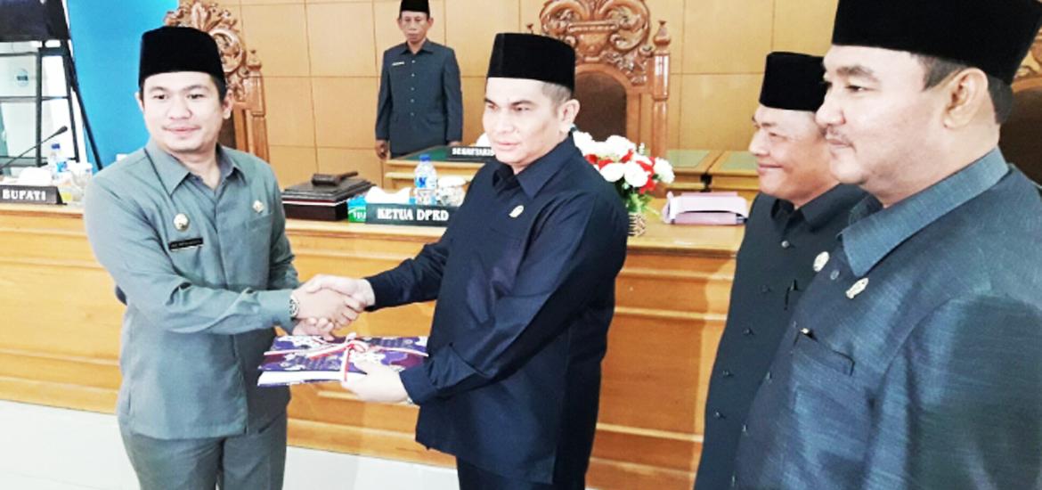 -- Rapat Paripurna Penyampaian Nota Pengantar 3 Raperda, Senin (5/3/2018) --