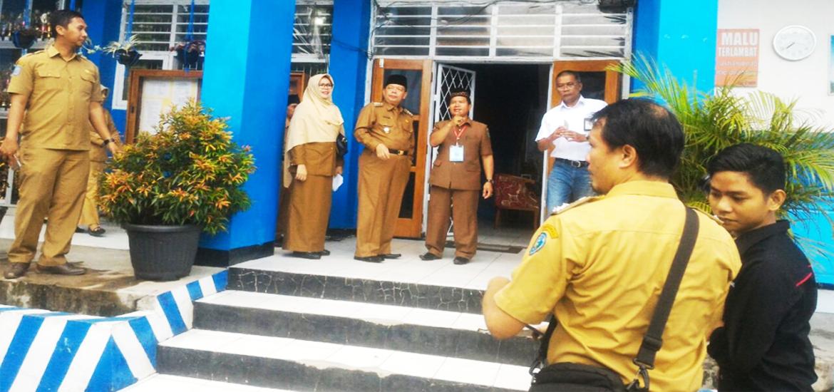 -- Pj Walikota Budiman Ismaun Sidak ke SMPN 1 Kota Bengkulu, Senin (23/4/2018) --