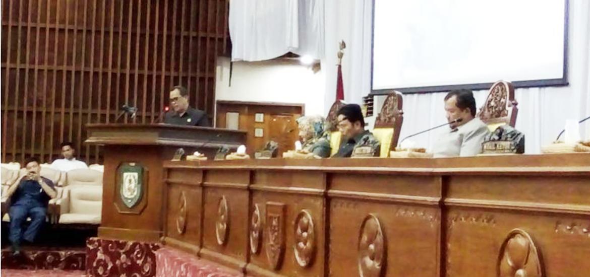 Rapat Paripurna dengan Agenda Laporan Hasil Pembahasan Dua Raperda