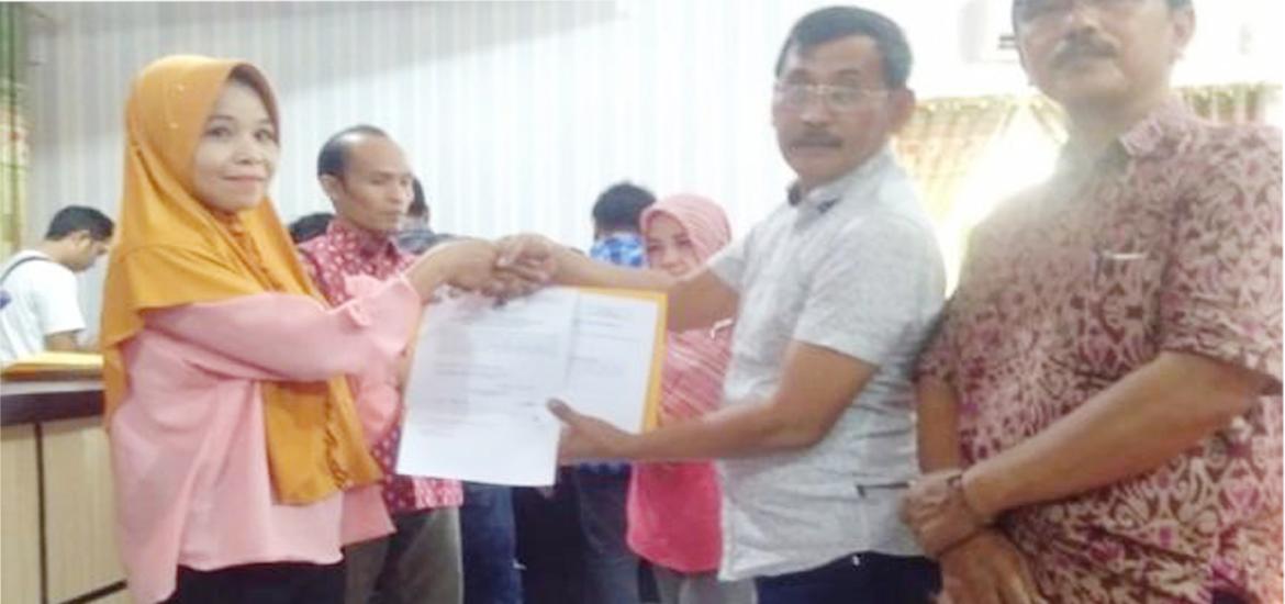 KPU Kota Bengkulu menyerahkan hasil verifikasi berkas Bacaleg