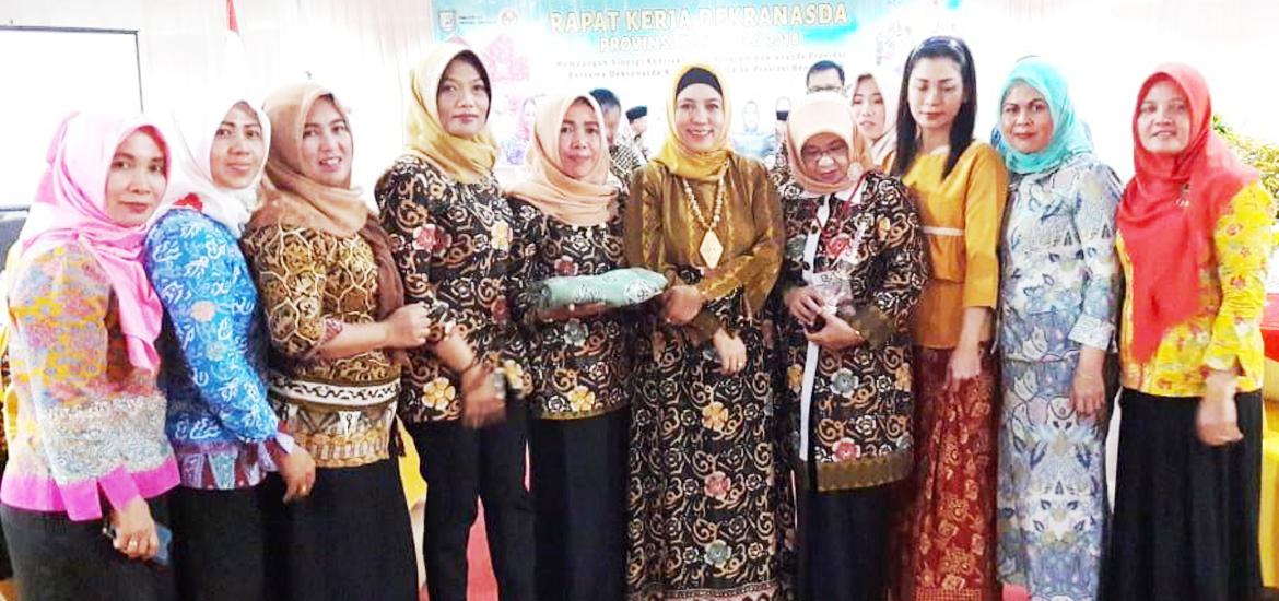Disperindag Kota Bengkulu meraih juara terbaik ketiga dalam Lomba Karya Kriya Daerah