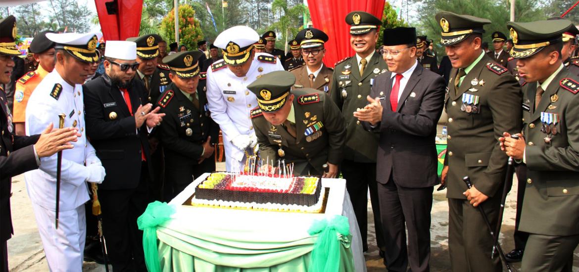 Peringatan HUT TNI Ke 73 di Lapangan Sport Center Pantai Panjang Bengkulu