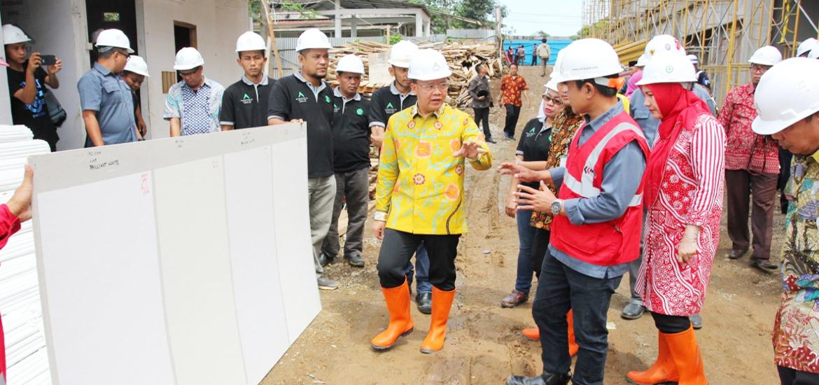 Plt Gubernur meninjau pembangunan gedung rawat inap di RSUD M Yunus