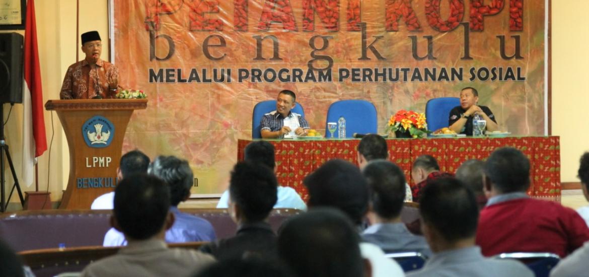 Rapat Kerja Asosiasi Eksportir dan Industri Kopi Indonesia (AEKI) ) Provinsi Bengkulu bersama Serikat Tani Bengkulu (STAB), di aula LPMP Provinsi Bengkulu
