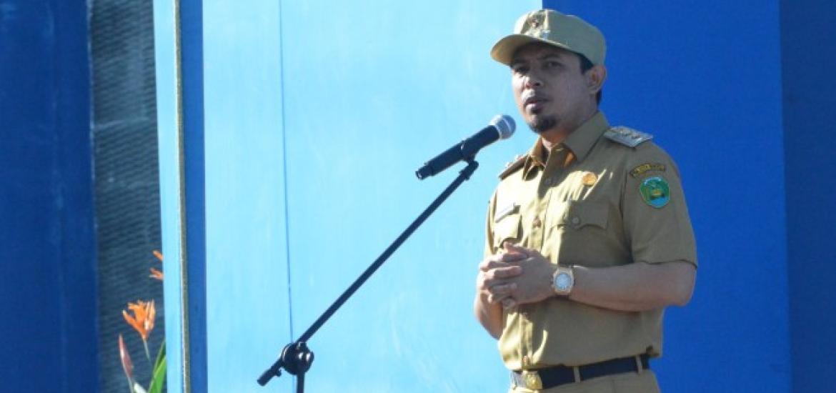 Wawalikot Bengkulu saat pimpin apel pagi di PDAM Kota Bengkulu