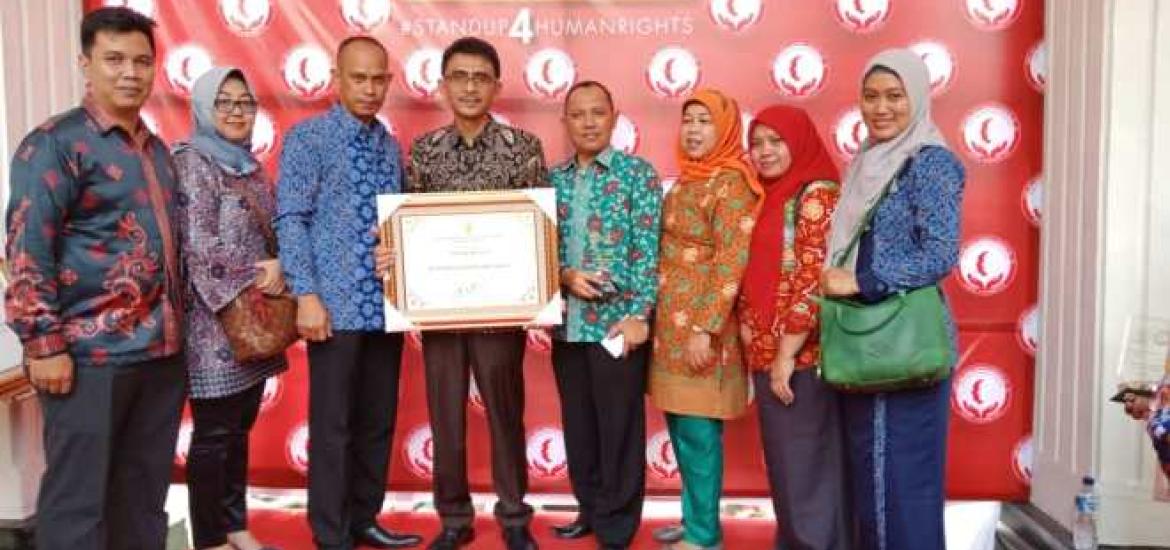Kota Bengkulu menerima penghargaan Kota Peduli Hak Asasi Manusia (HAM) tahun 2018