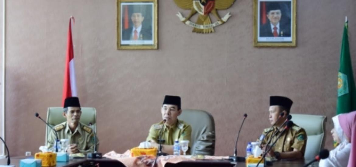 Temu wicara bersama siswa-siswi penerima beasiswa prestasi