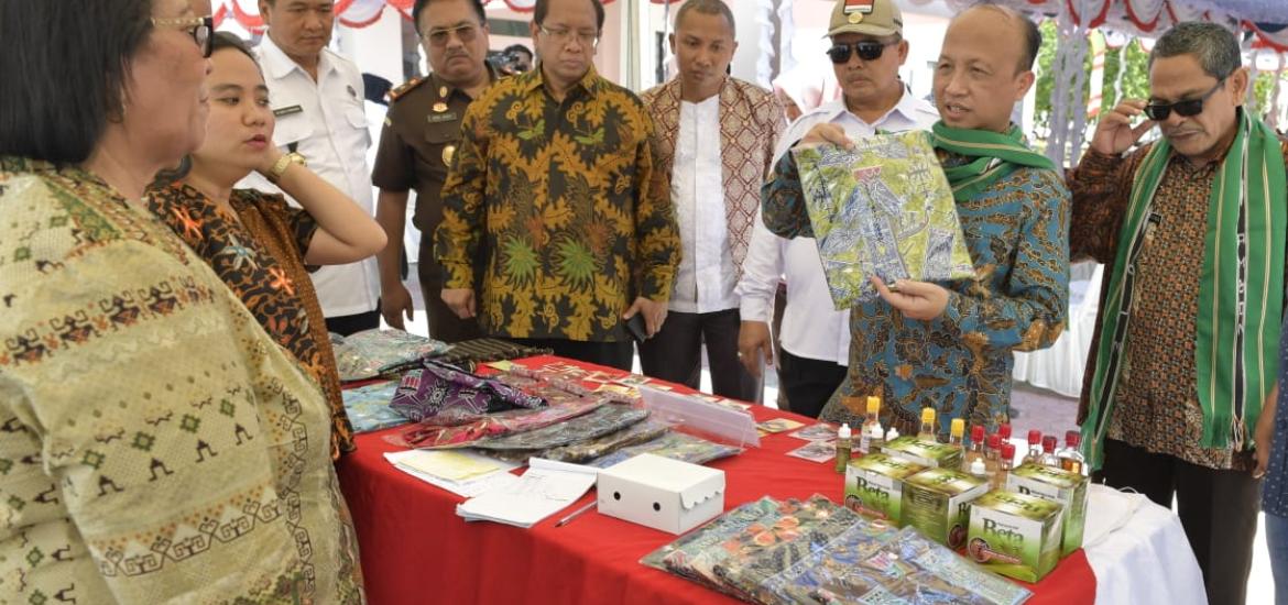 Sekjen Kemendes PDTT, Anwar Sanusi resmikan BLM di Ambon