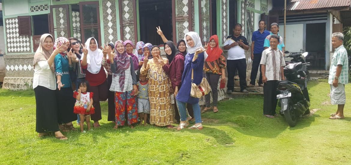 Restuty Aprillia menjalin Silaturahmi dengan masyarakat Desa Lubuk Durian Kecamatan Kerkap Kabupaten Bengkulu Utara