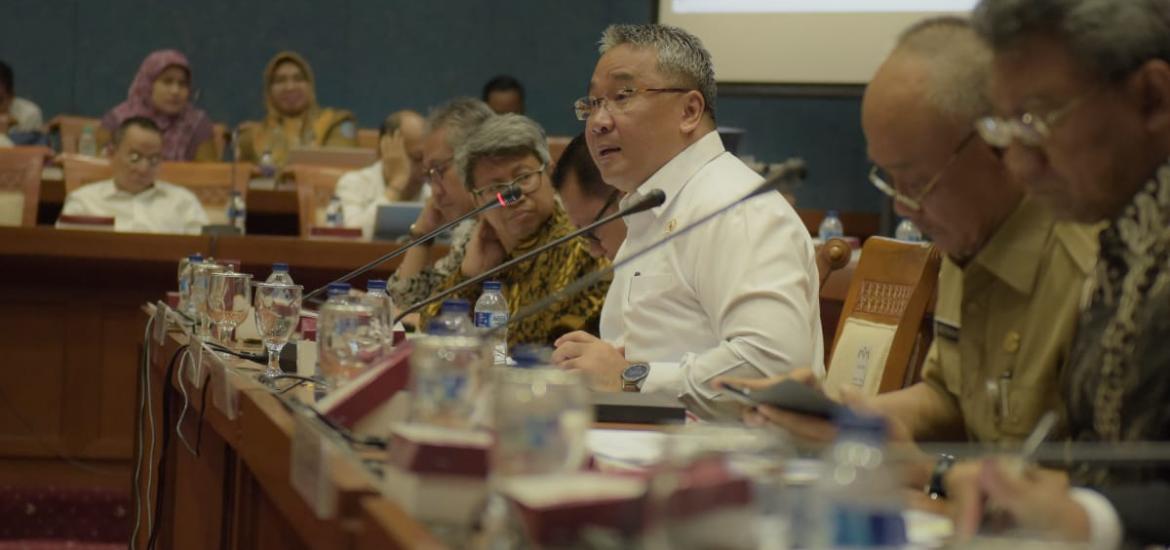 Menteri Eko saat menyampaikan sambutan