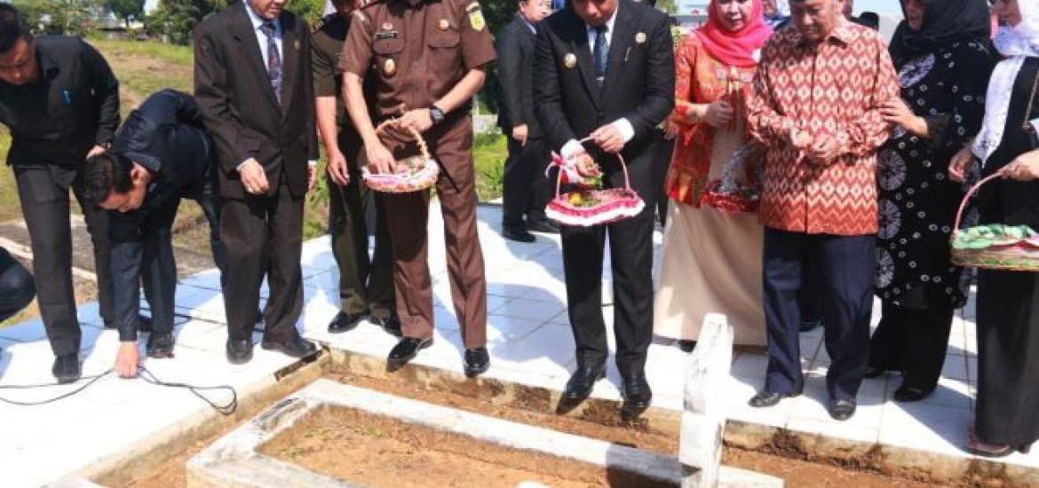Jajaran Pemkot Bengkulu Ziarah Kubur Mantan Walikota