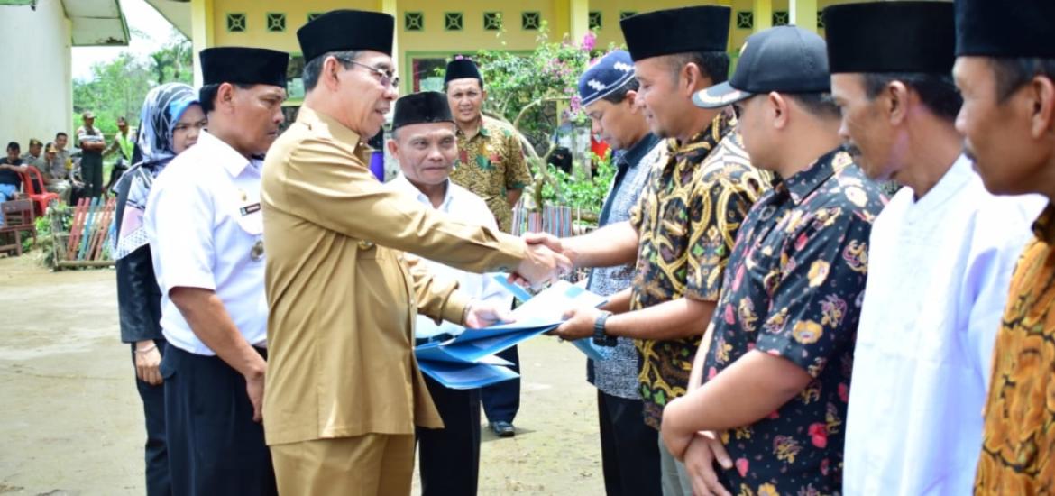 Bupati Ahmad Hijazi menyerap aspirasi masyarakat Kecamatan Bermani Ulu dan Bermani Ulu Raya