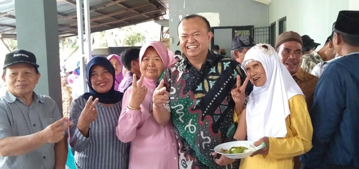 Rio Capella bersama tim pendukungnya di Kabupaten Lebong