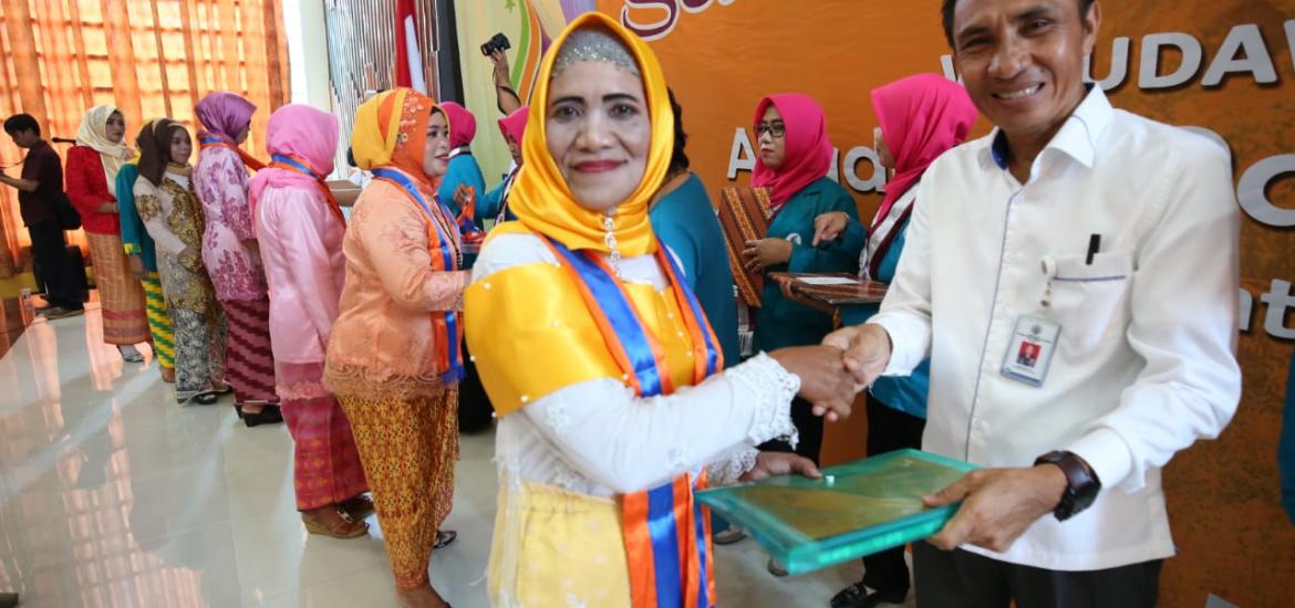 Wisuda Akademia Paradigta Kabupaten Kubu Raya ke-3 di Aula Kantor Bupati Kubu Raya, Pontianak, Kalimantan Barat