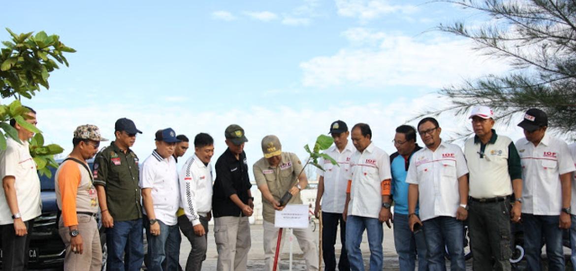 AKSI tanam pohon, sebagai bentuk mengingatkan agar menjaga dan bersahabat dengan alam