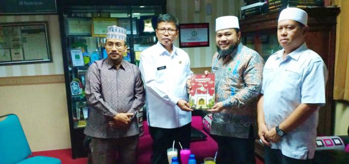 Wali Kota Bengkulu Helmi Hasanbertandang ke Masjid At-Taqwa Kota Cirebon