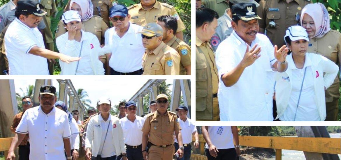 Bupati Bengkulu Utara beserta jajaran mendampingi Menteri BUMN meninjau jembatan Tanjugn Agung Palik yang rusak akibat banjir