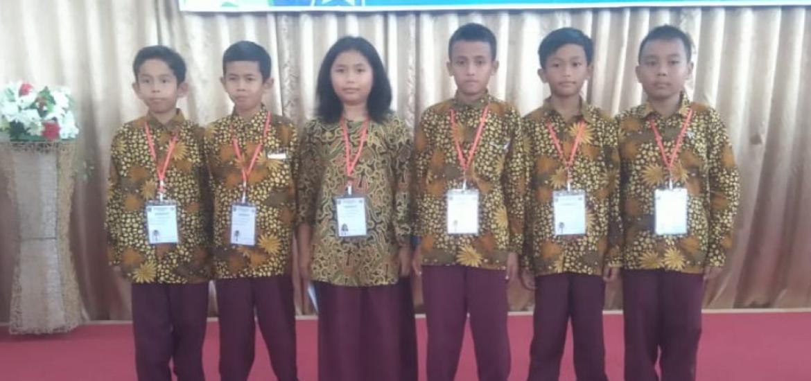 Siswi Sekolah Dasar (SD) Negeri 14 Penarik meraih rangking provinsi pada kegiatan seleksi Olimpiade Sains Nasional (OSN) tingkat SD/MI sederajat  Provinsi tahun 2019
