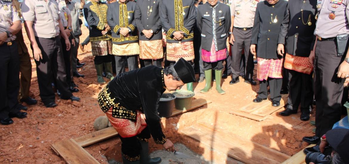 Peletakan batu pertama 
