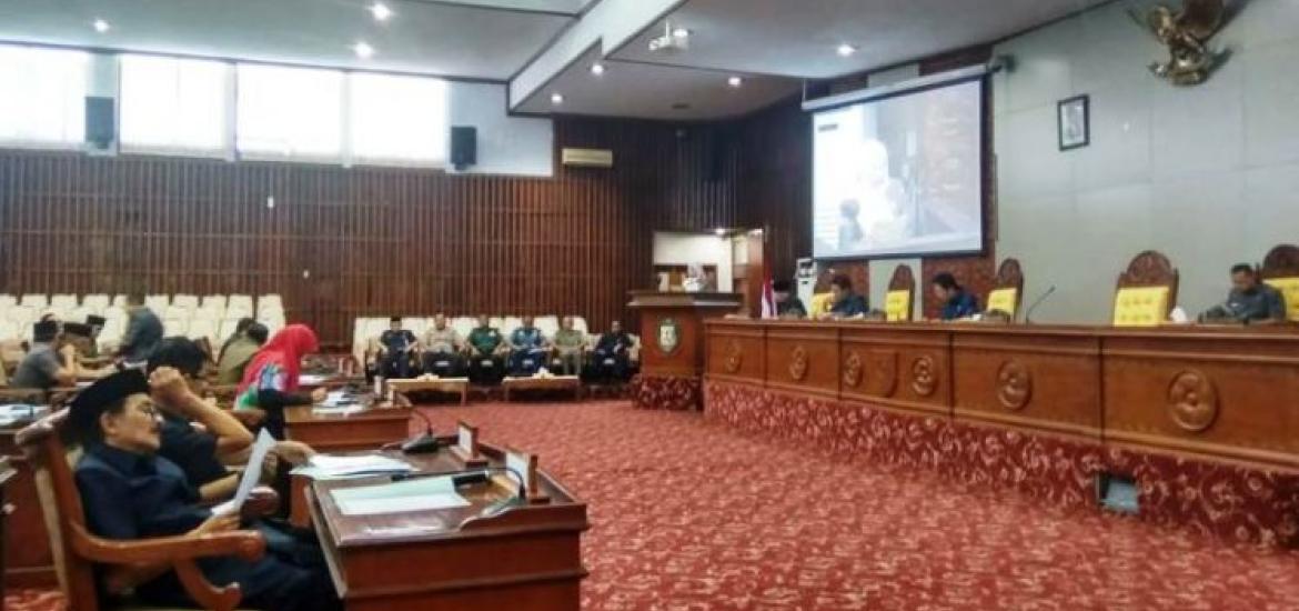 Penyampaian Nota Penjelasan Gubernur Terhadap Raperda RUED-P 2019
