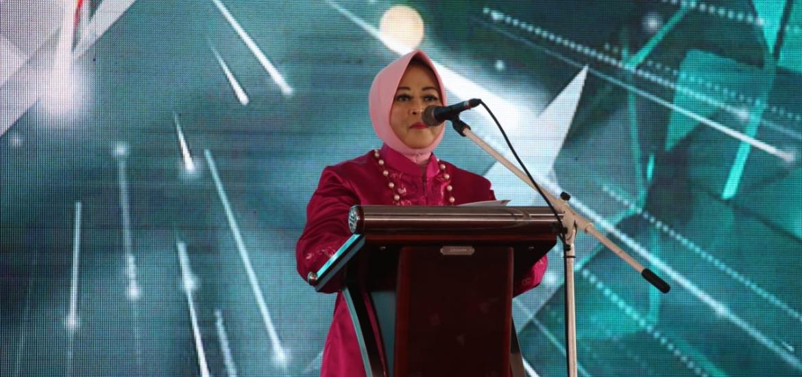 Ketua Tim Penggerak PKK Pusat Erni Guntari Tjahjo Kumolo