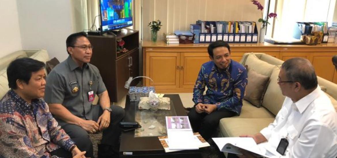 Wakil Walikota, Dedy Wahyudi didampingi pengurus Yayasan Fatmawati Laksamana Dr M Faisal dan Iskandar ZO di Kementeriaan PUPR