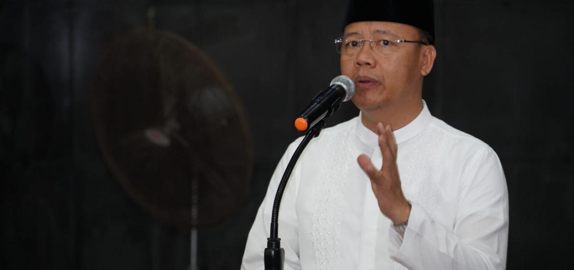 Gubernur Bengkuli Rohidin Mersyah saat menyampaikan sambutan di Masjid Al Kahfi Kabupaten Kaur