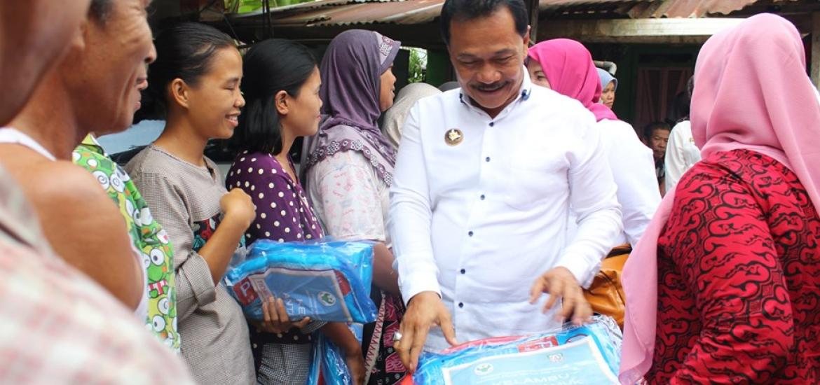 Bupati Bengkulu Tengah Ferry Ramli saat Sambangi Warga terkena DBD