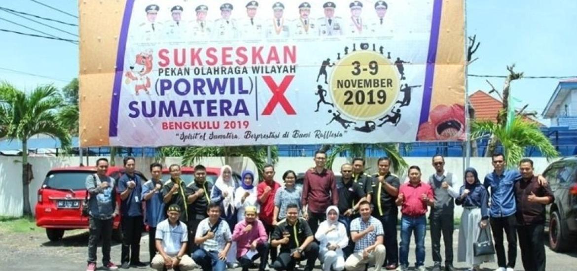 Foto Bersama para Pimpinan Media dan Diskominfo  setelah Rapat Pemantapan persiapan Porwil X Sumatra