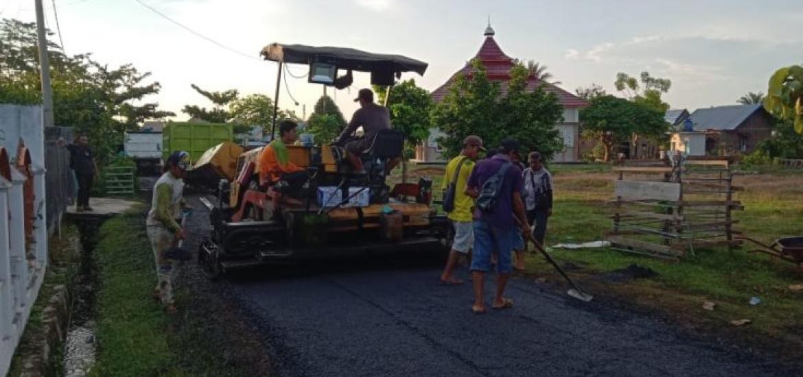 kegiatan peningkatan jalan hotmix dinas PUpr Kota Bengkulu