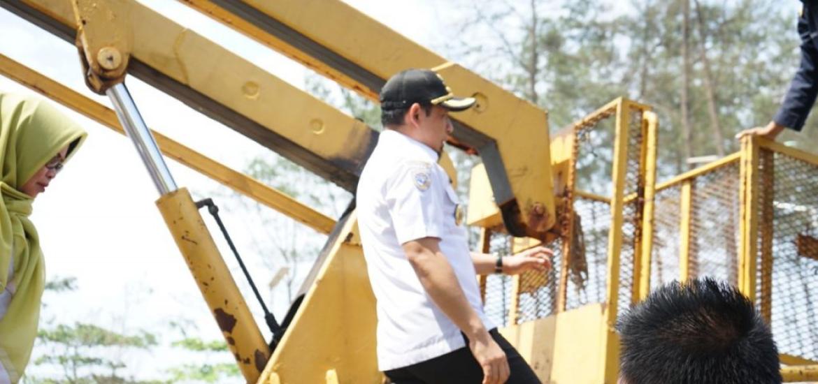 Walikota Perintahkan Ambil Alih Pantai Panjang