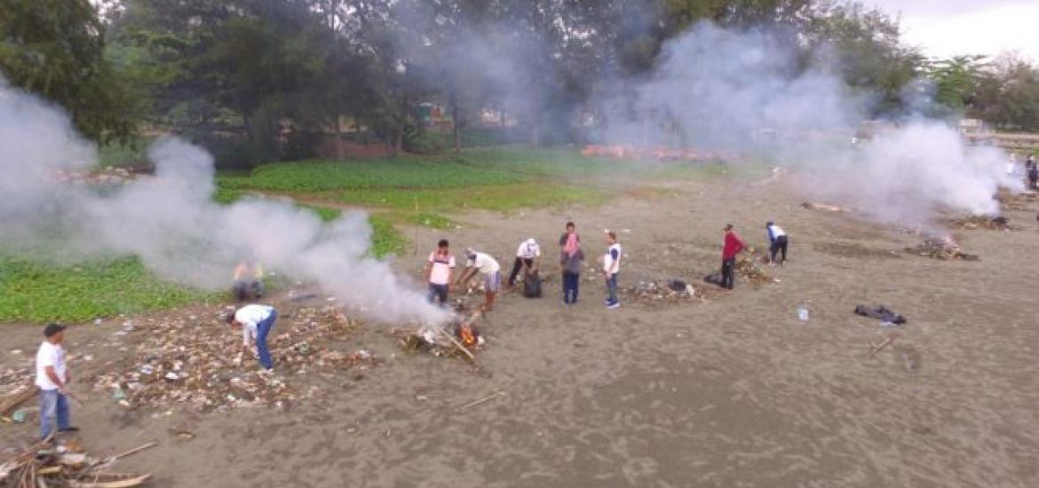 Masyarakat 3 Kelurahan di Kota Bengkulu Gelar Aksi Bersih Pantai