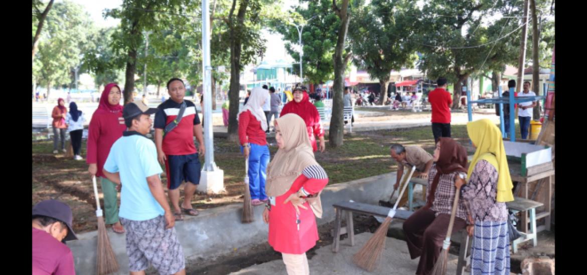  Gotong royong di RTH Simpang Kandis