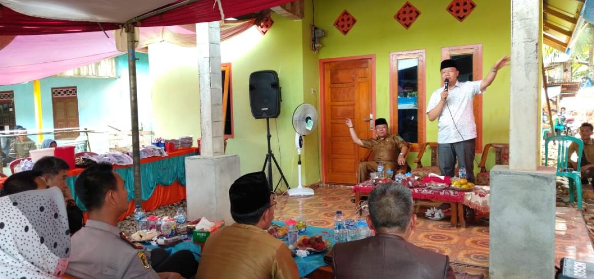 Gubernur Rohidin saat di Desa Taba Renah Bengkulu Tengah