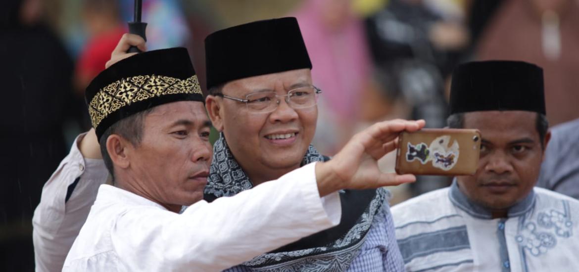 Gubernur Rohidin bersama masyarakat Desa Talang Rio Kecamatan Air Rami Kabupaten Mukomuko