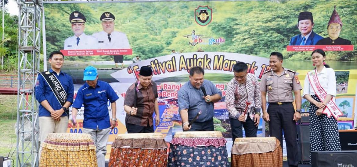 Wabup Buka Festival Ayiak Manna I 